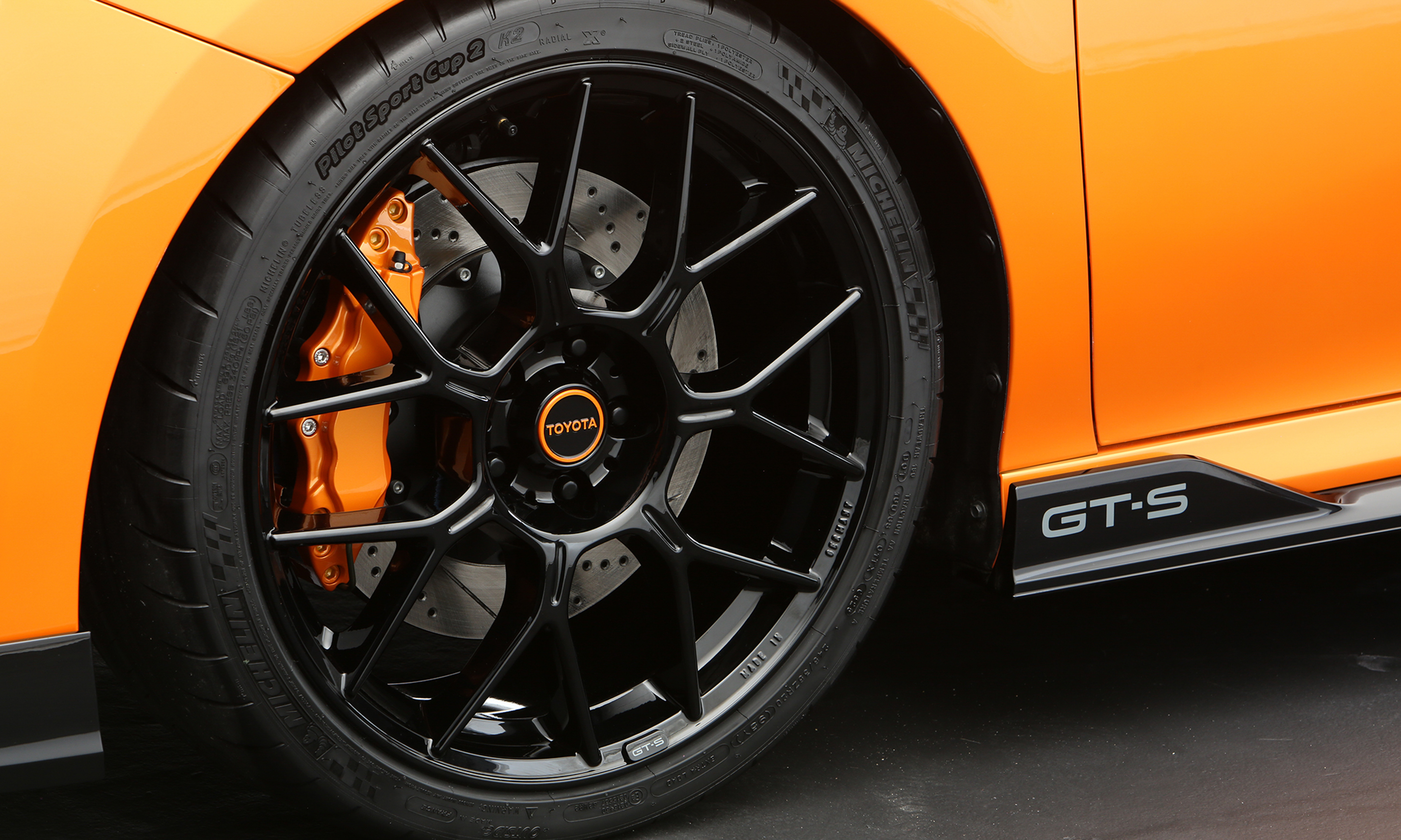 Detalles deportivos del Camry GT-S Detalles deportivos del Camry GT-S