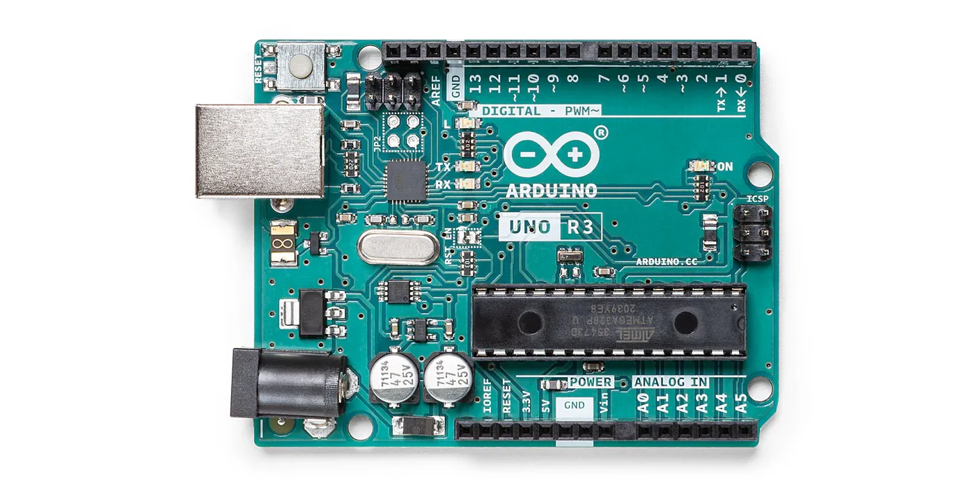 Frente de la placa Arduino UNO Q