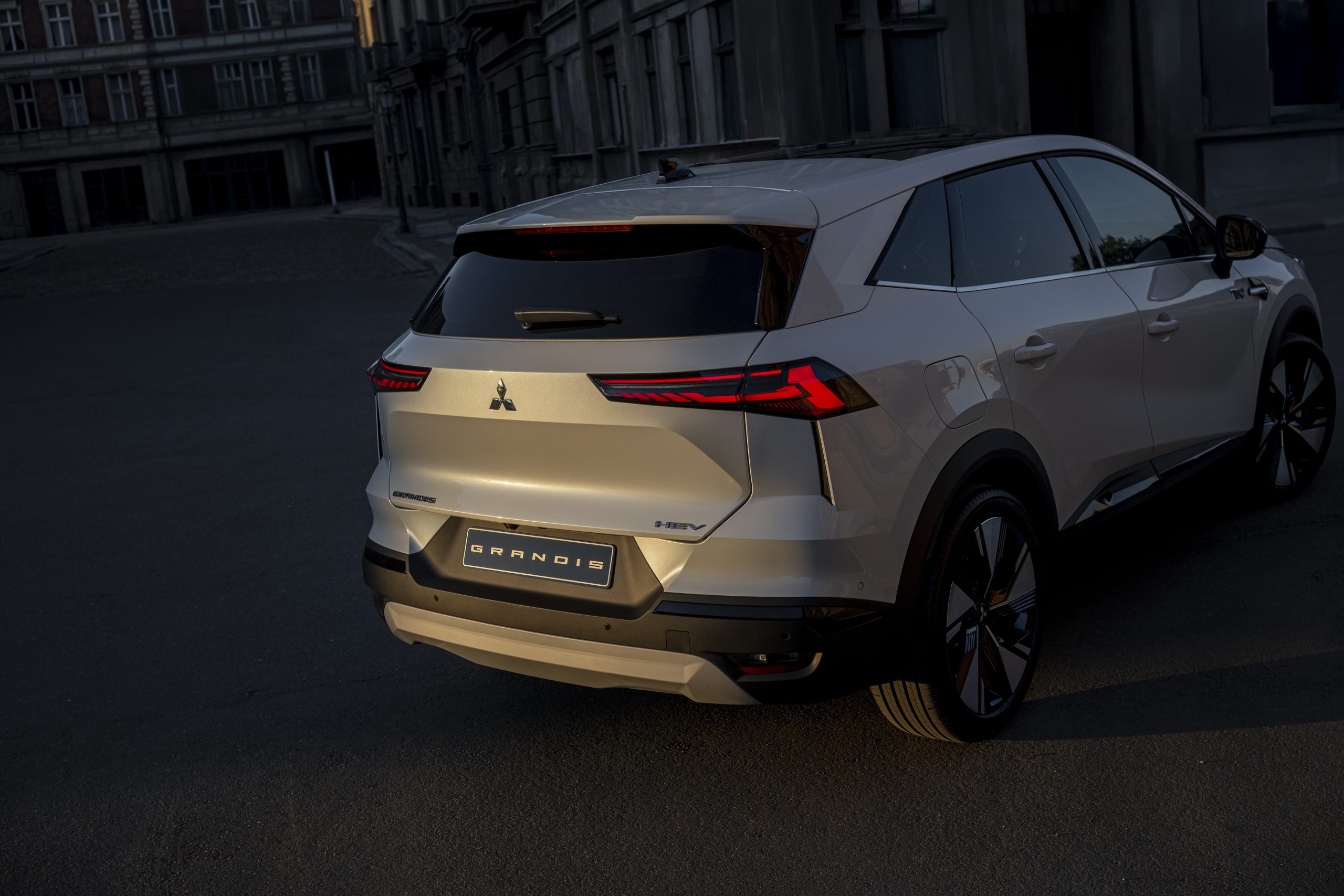 Nuevo Mitsubishi Grandis 3