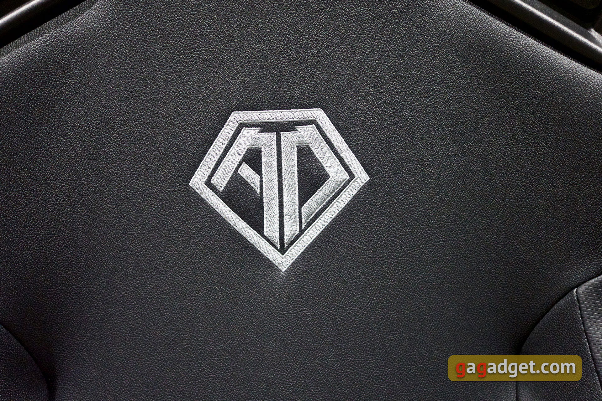 Trono para jugar: una revisión del Anda Seat Kaiser 3 XL-16