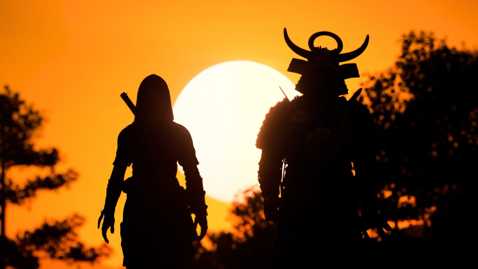 Naoe y Yasuke caminan hacia la puesta de sol.