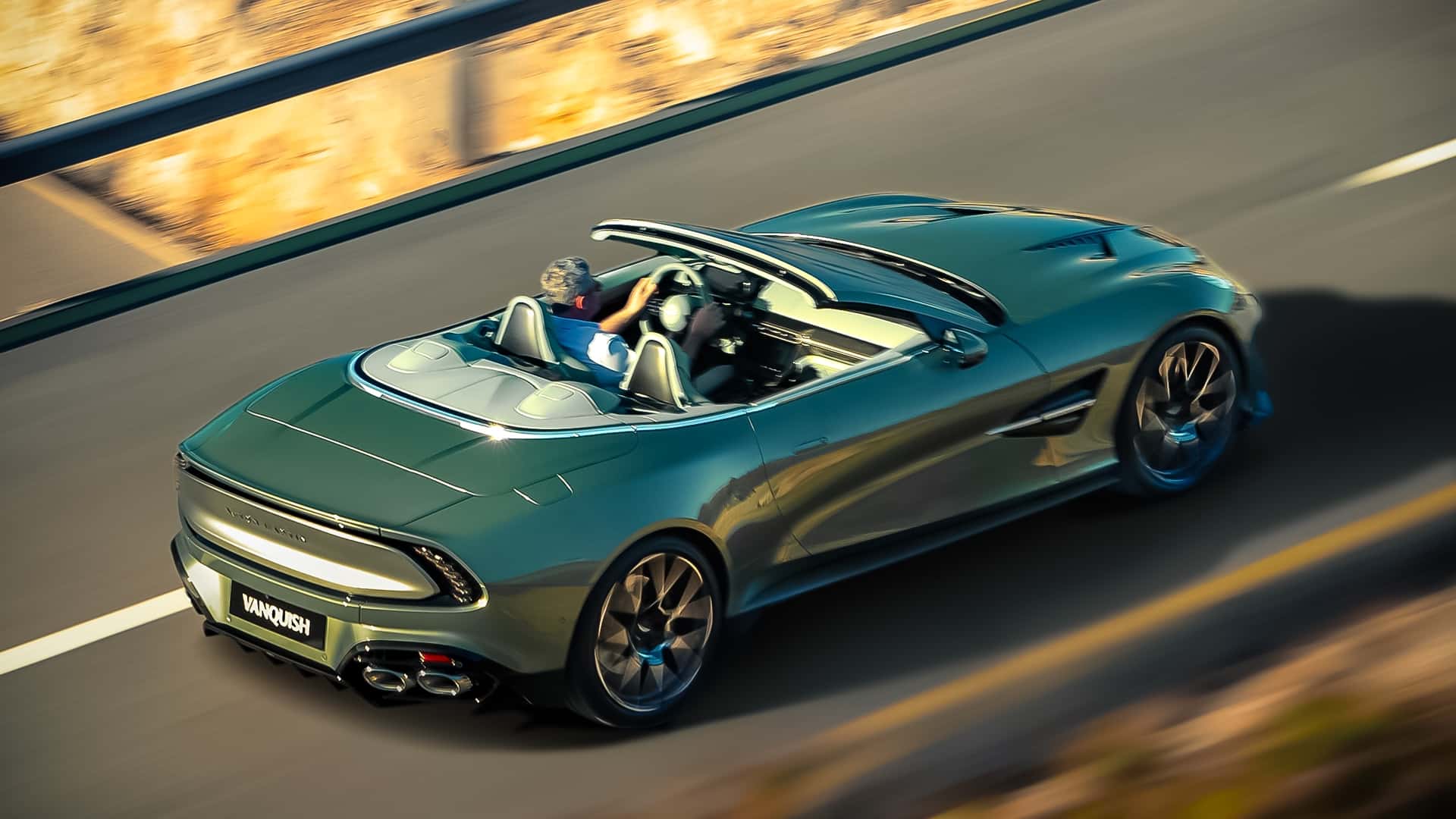 Aston Martin Vanquish Volante 2025.