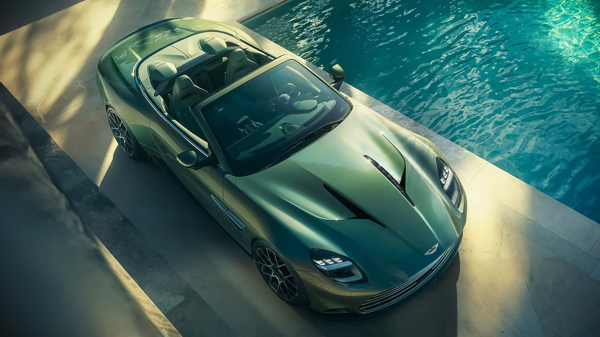 Aston Martin Vanquish Volante 2025.