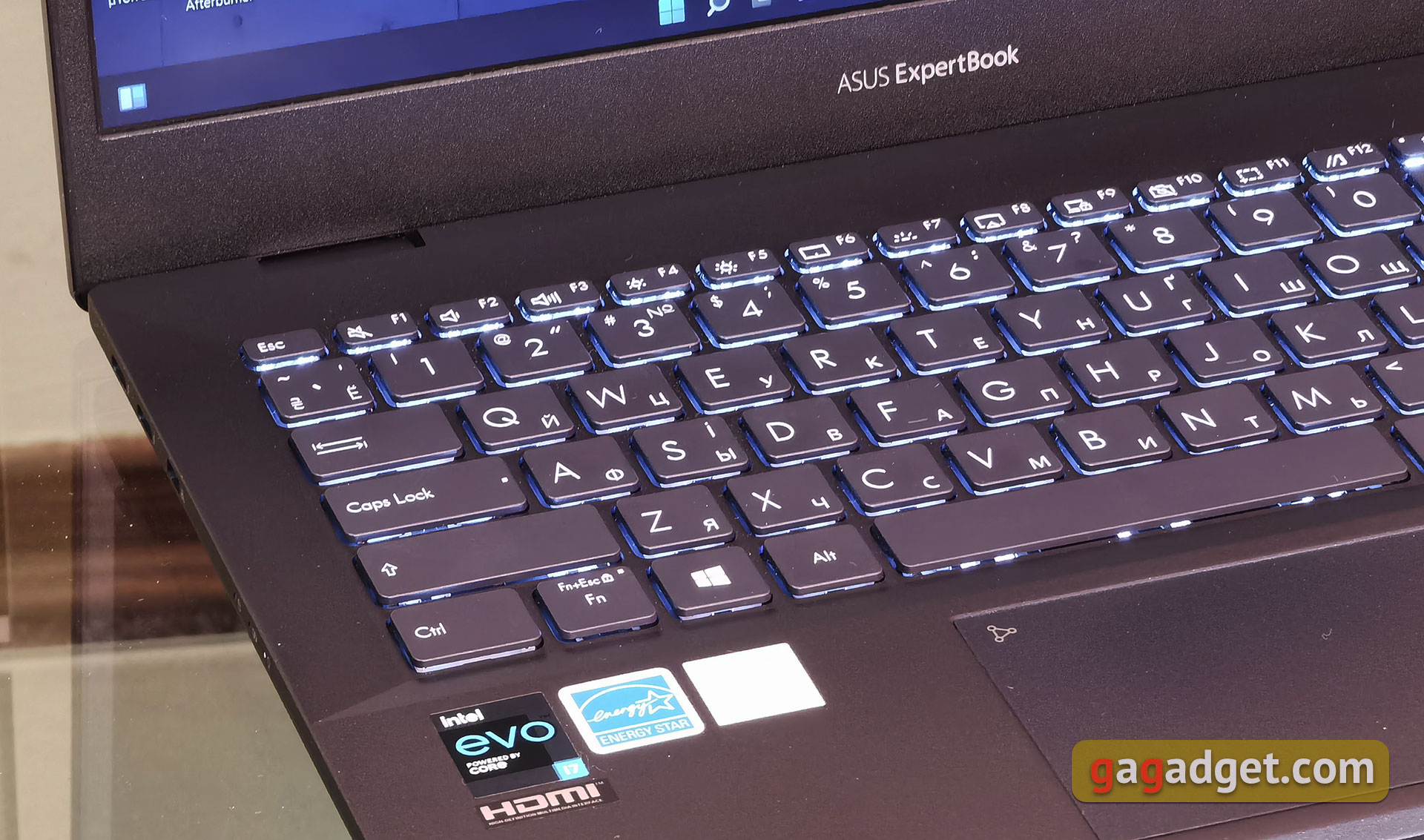 Análisis del ASUS ExpertBook B5: un portátil de negocios fiable con una impresionante duración de la batería-24 Análisis del ASUS ExpertBook B5: un portátil de negocios fiable con una impresionante duración de la batería-24