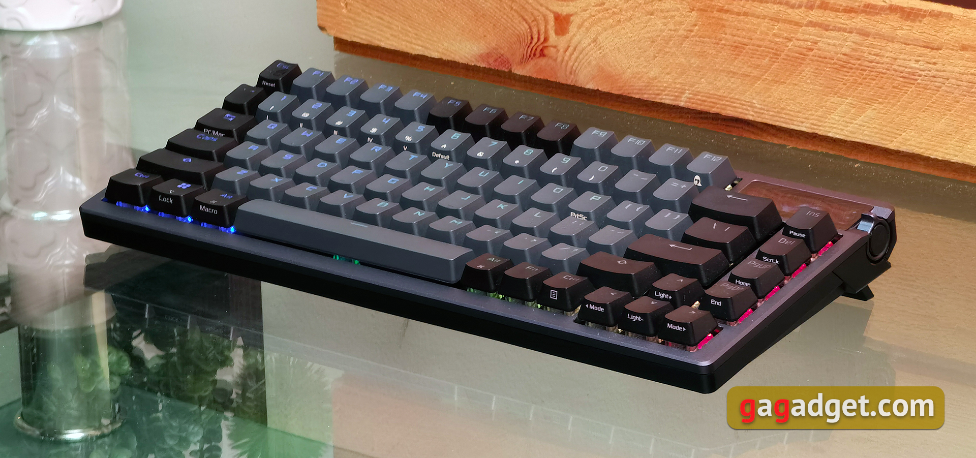 Análisis del ASUS ROG Azoth: un teclado mecánico sin concesiones para jugadores que no te esperarías Análisis del ASUS ROG Azoth: un teclado mecánico sin concesiones para jugadores que no te esperarías