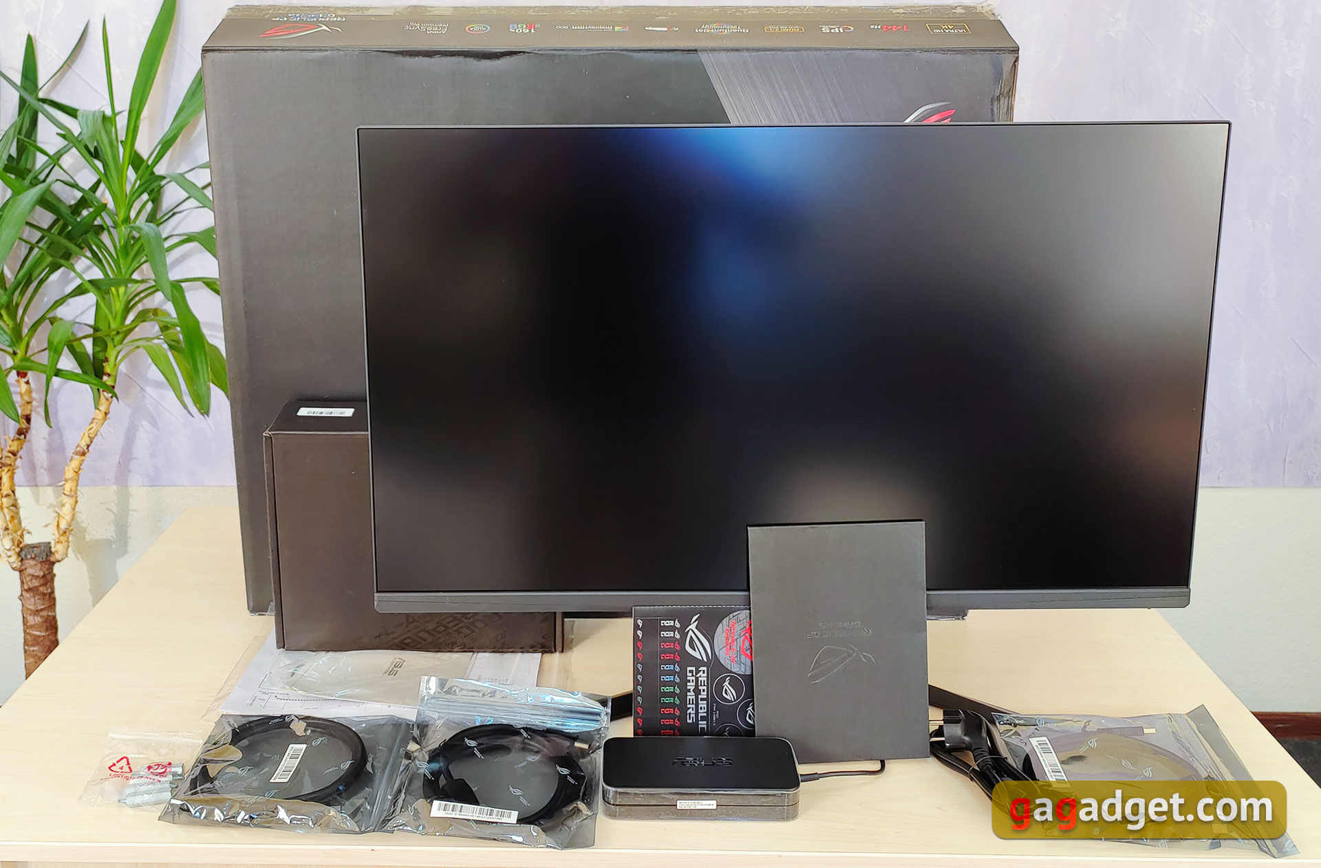 Revisión de ASUS ROG Swift PG32UQ: monitor de juegos 4K de punto cuántico-2 Revisión de ASUS ROG Swift PG32UQ: monitor de juegos 4K de punto cuántico-2