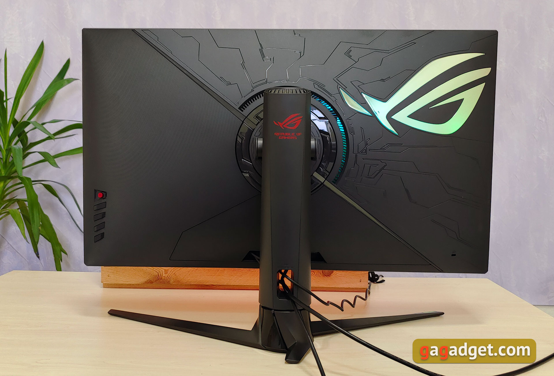 Revisión de ASUS ROG Swift PG32UQ: monitor de juegos 4K de punto cuántico-6 Revisión de ASUS ROG Swift PG32UQ: monitor de juegos 4K de punto cuántico-6