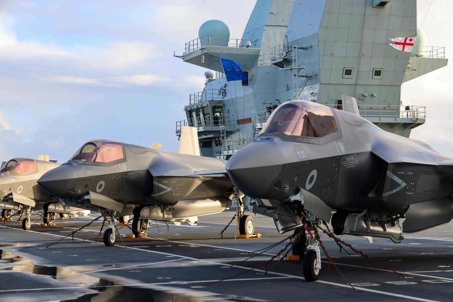 El portaaviones británico HMS Queen Elizabeth, que transporta cazas de quinta generación F-35B Lightning II, se ha transferido al mando de la OTAN por primera vez en la historia-9 El portaaviones británico HMS Queen Elizabeth, que transporta cazas de quinta generación F-35B Lightning II, se ha transferido al mando de la OTAN por primera vez en la historia-9
