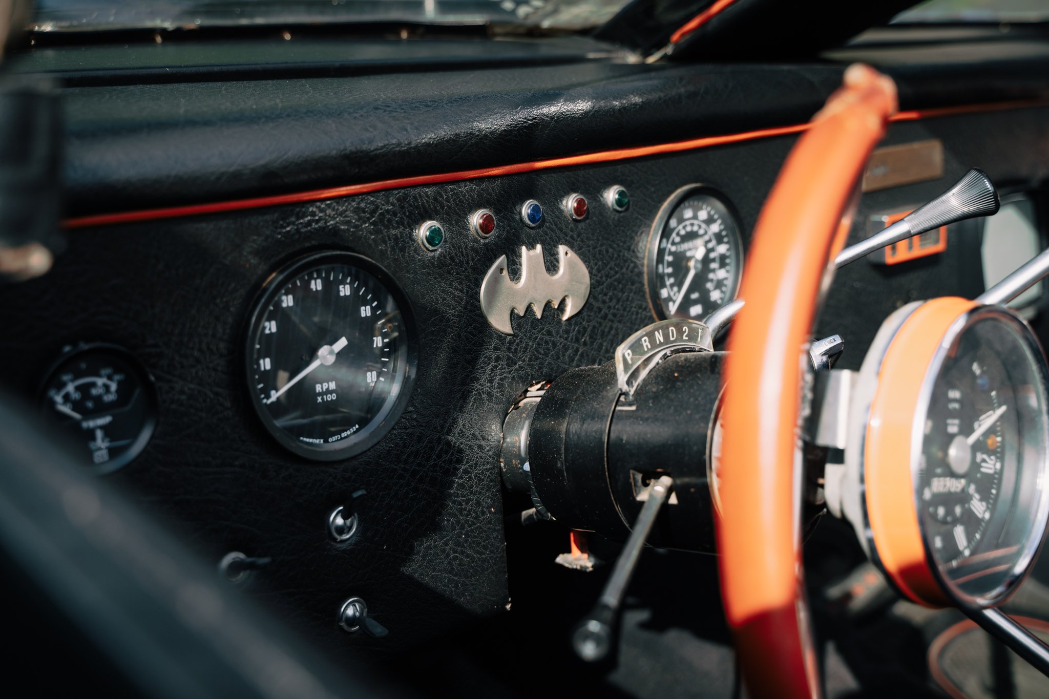 El interior de la réplica del Batmobile El interior de la réplica del Batmobile