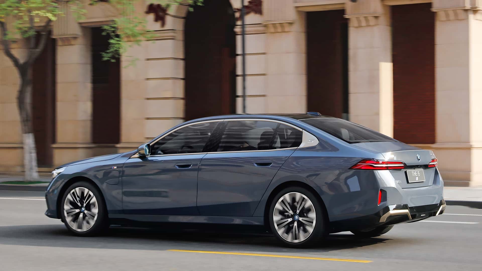 BMW i5 LWB y BMW 5er Limousine para China 2024