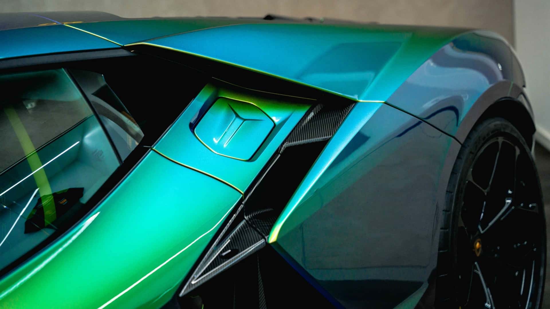 Lamborghini Revuelto con un toque de color Lamborghini Revuelto con un toque de color