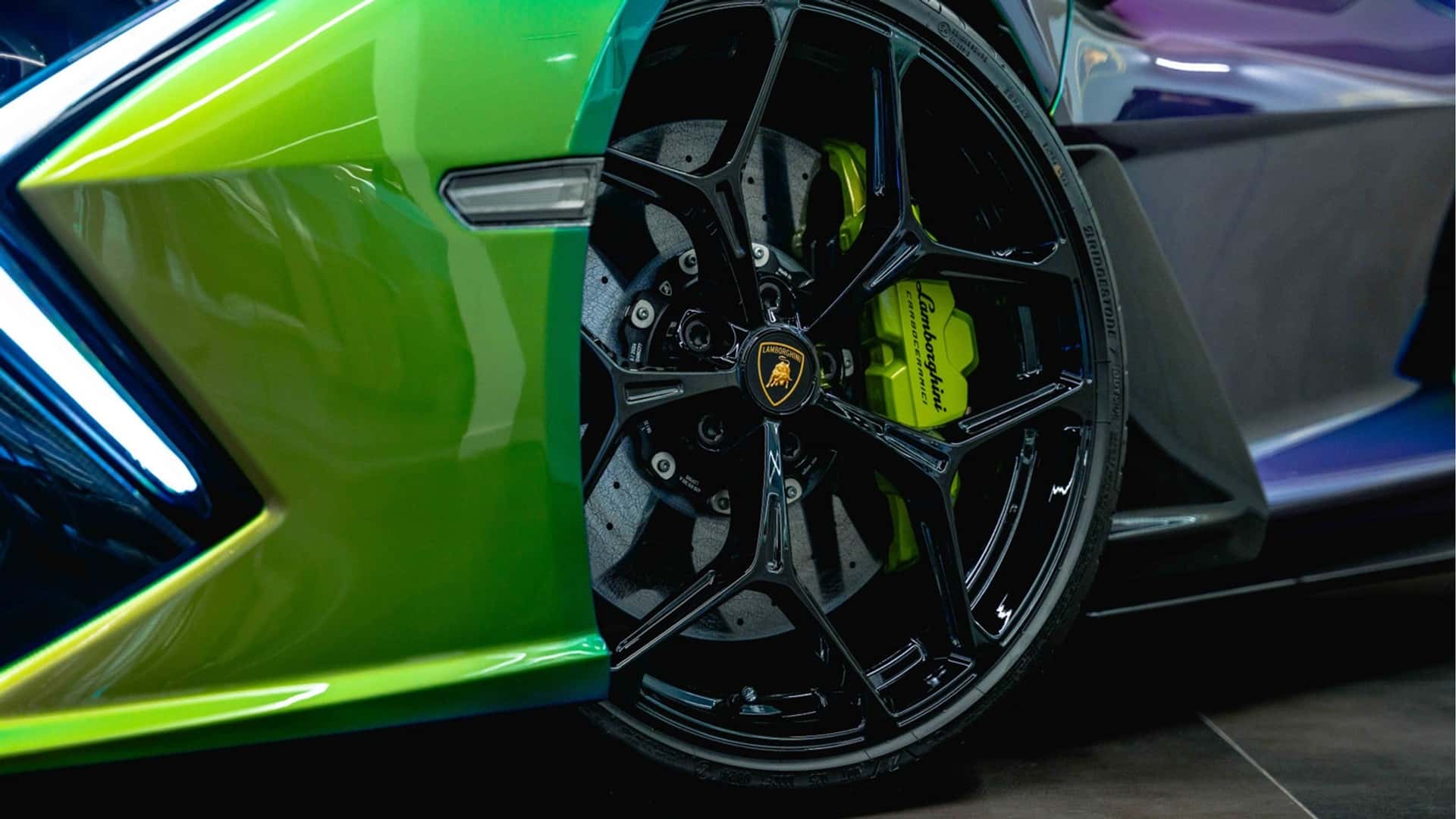 Lamborghini Revuelto con un toque de color Lamborghini Revuelto con un toque de color