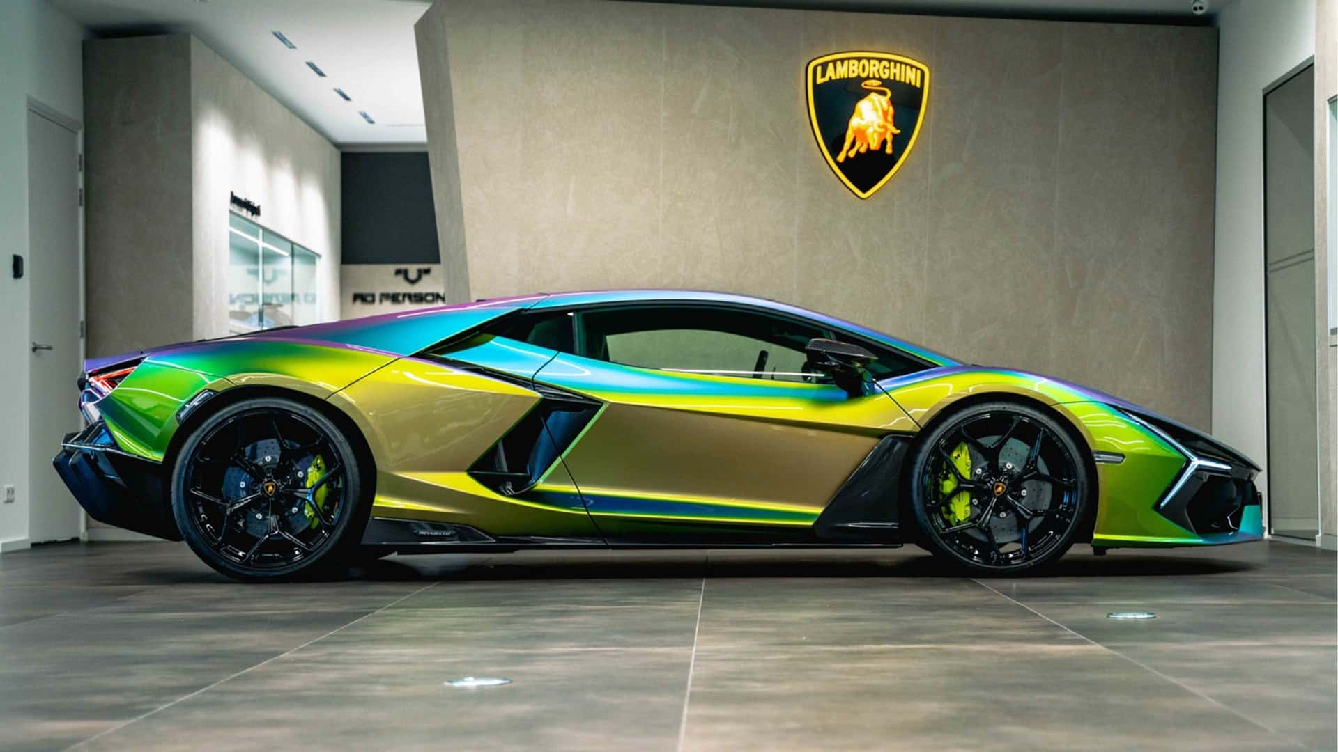 Lamborghini Revuelto con un toque de color Lamborghini Revuelto con un toque de color