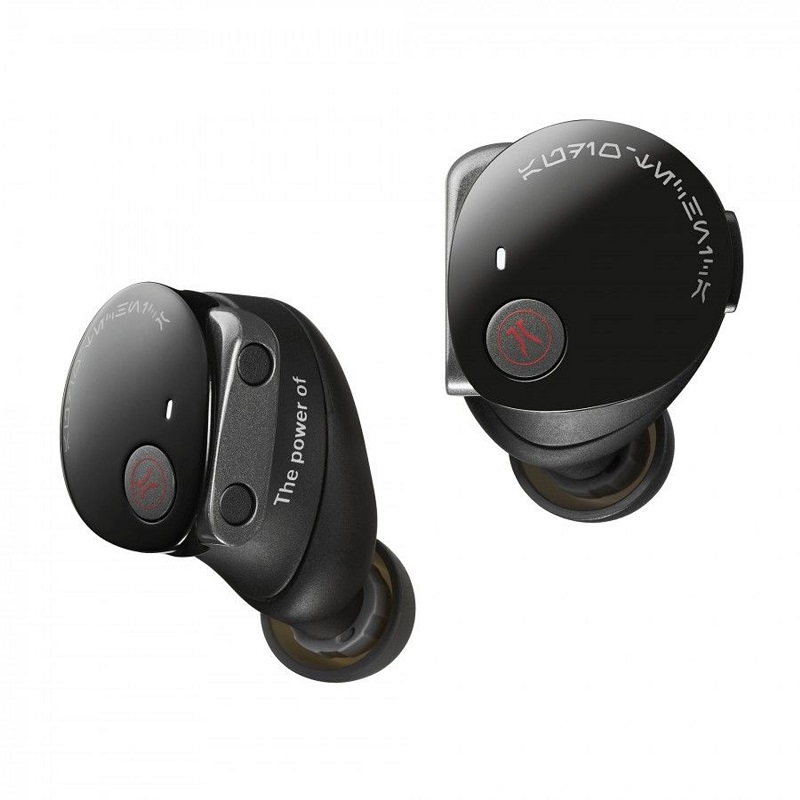 Auriculares 'Darth Vader' de color negro. Auriculares 'Darth Vader' de color negro.