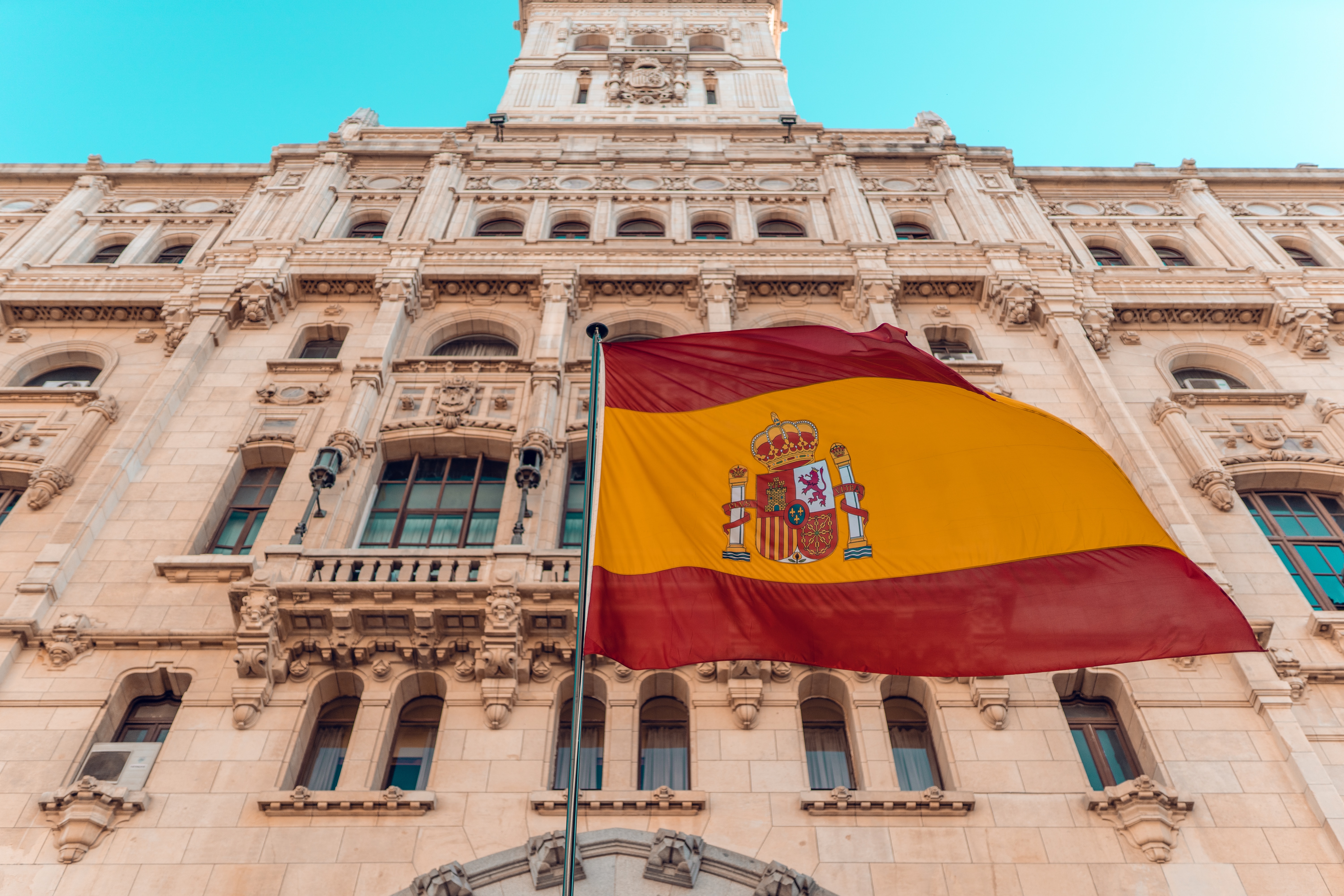 La fiscalía española investiga la legalidad de que adolescentes distribuyan imágenes de chicas desnudas en AI La fiscalía española investiga la legalidad de que adolescentes distribuyan imágenes de chicas desnudas en AI