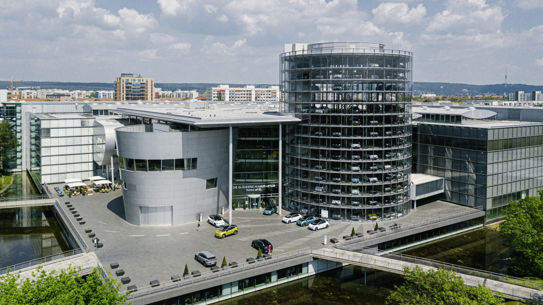 Gläserne Manufaktur Gläserne Manufaktur en Dresde, fabricado por Volkswagen AG