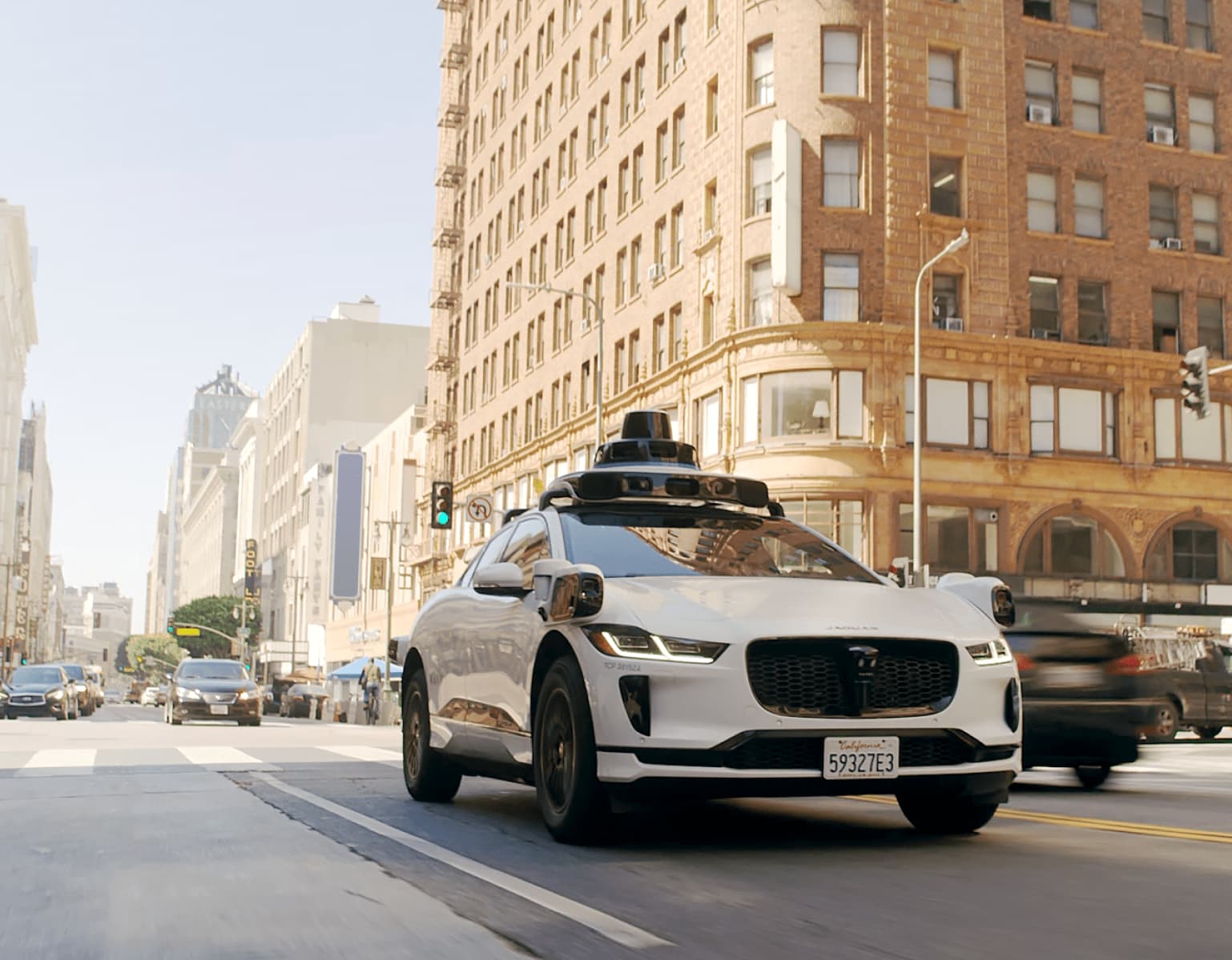 El servicio de taxi robot de Waymo se lanza en Los Ángeles El servicio de taxi robot de Waymo se lanza en Los Ángeles