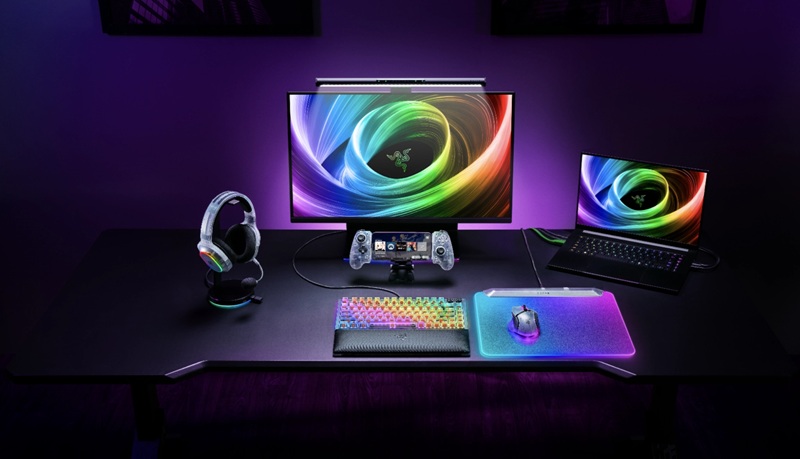 Razer Phantom White gaming accessories collection