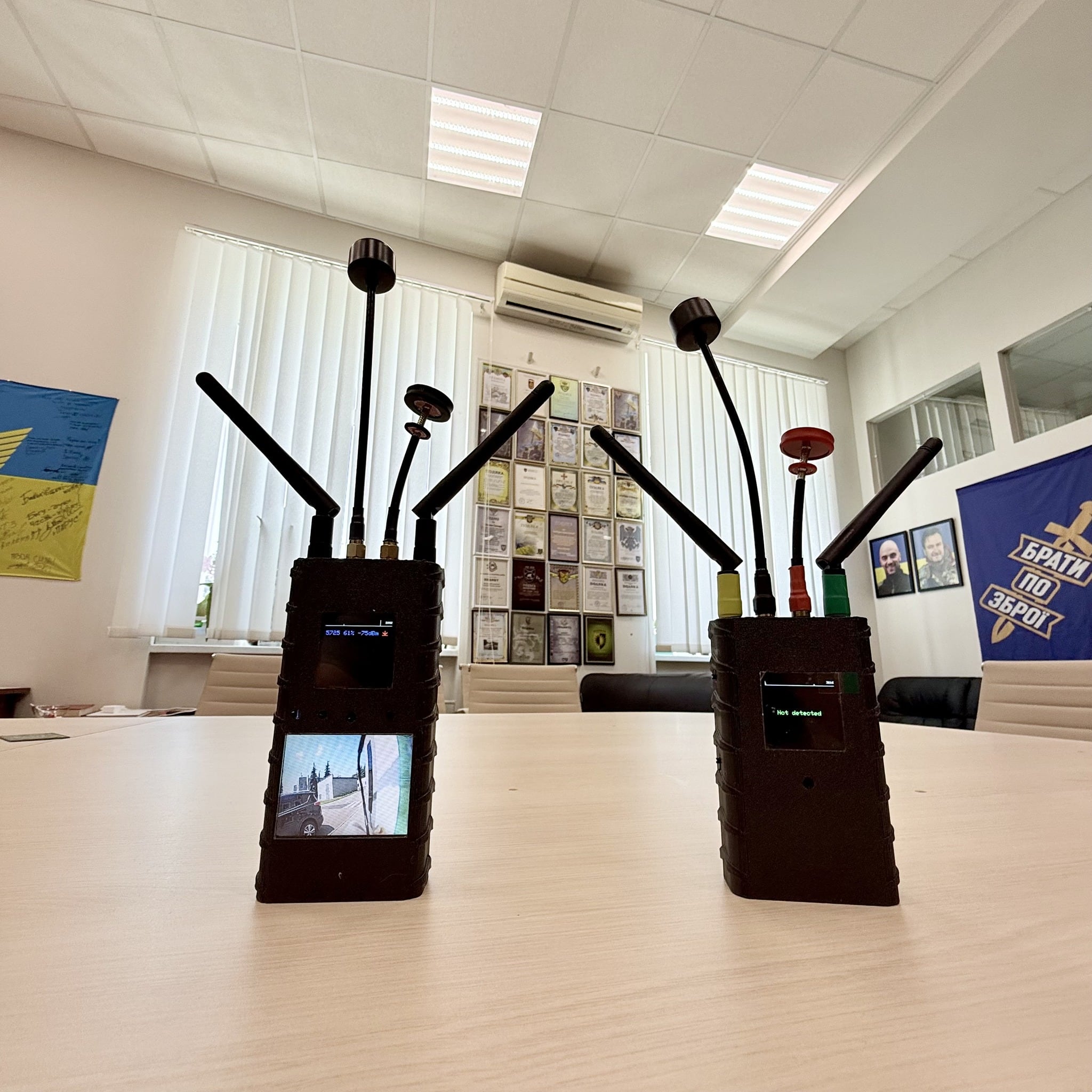 Detector de drones de nueva generación para el ejército La nueva generación de detectores de drones tiene una pantalla