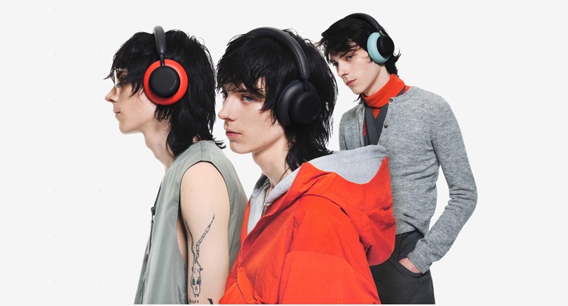 Auriculares CMF Headphone Pro con almohadillas abiertas