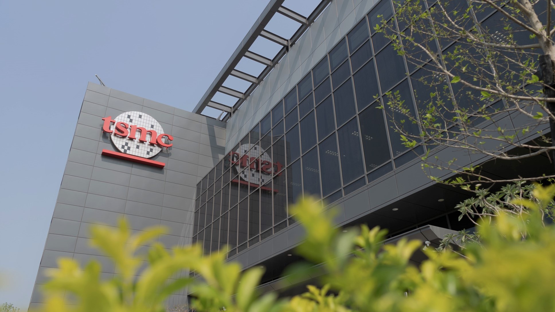 TSMC registra un crecimiento mensual récord de ingresos gracias al auge de los chips de IA TSMC registra un crecimiento mensual récord de ingresos gracias al auge de los chips de IA