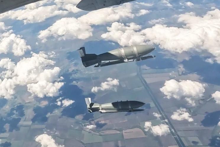 Bombas rusas FAB-500 M62 con módulos UMPK
