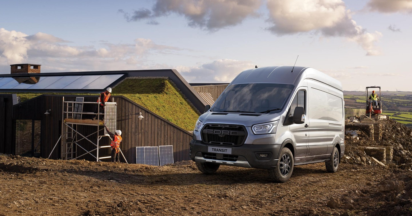 Ford Transit Trail en el campo Ford Transit Trail en el campo