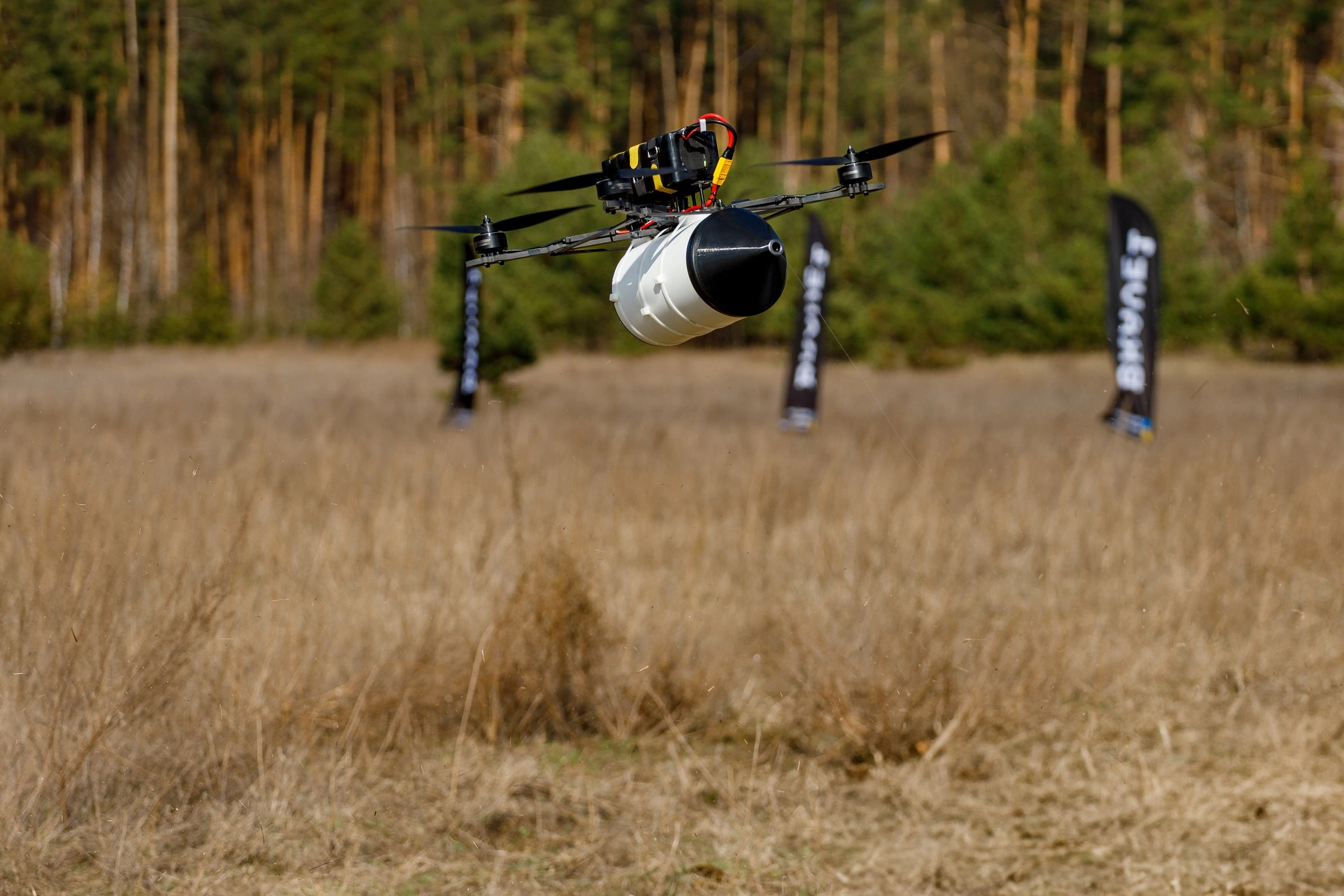 Prueba de un dron FPV con control de fibra óptica. Ilustración: Brave1