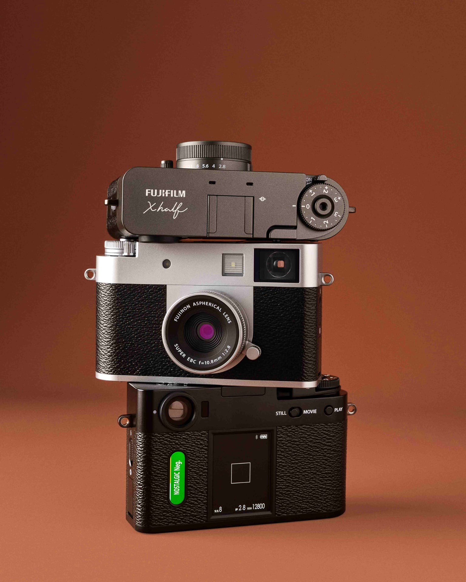 Diseño de la cámara Fujifilm X half Tres opciones de diseño para la cámara X half. Ilustración: Fujifilm