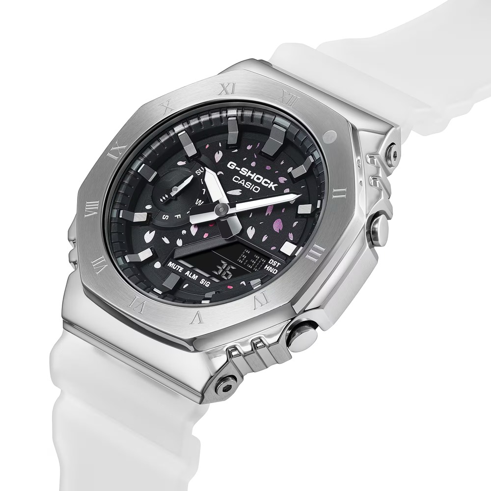 G-Shock GM-2100TTTR-8A modelo con bisel plateado G-Shock GM-2100TTTR-8A modelo con bisel plateado