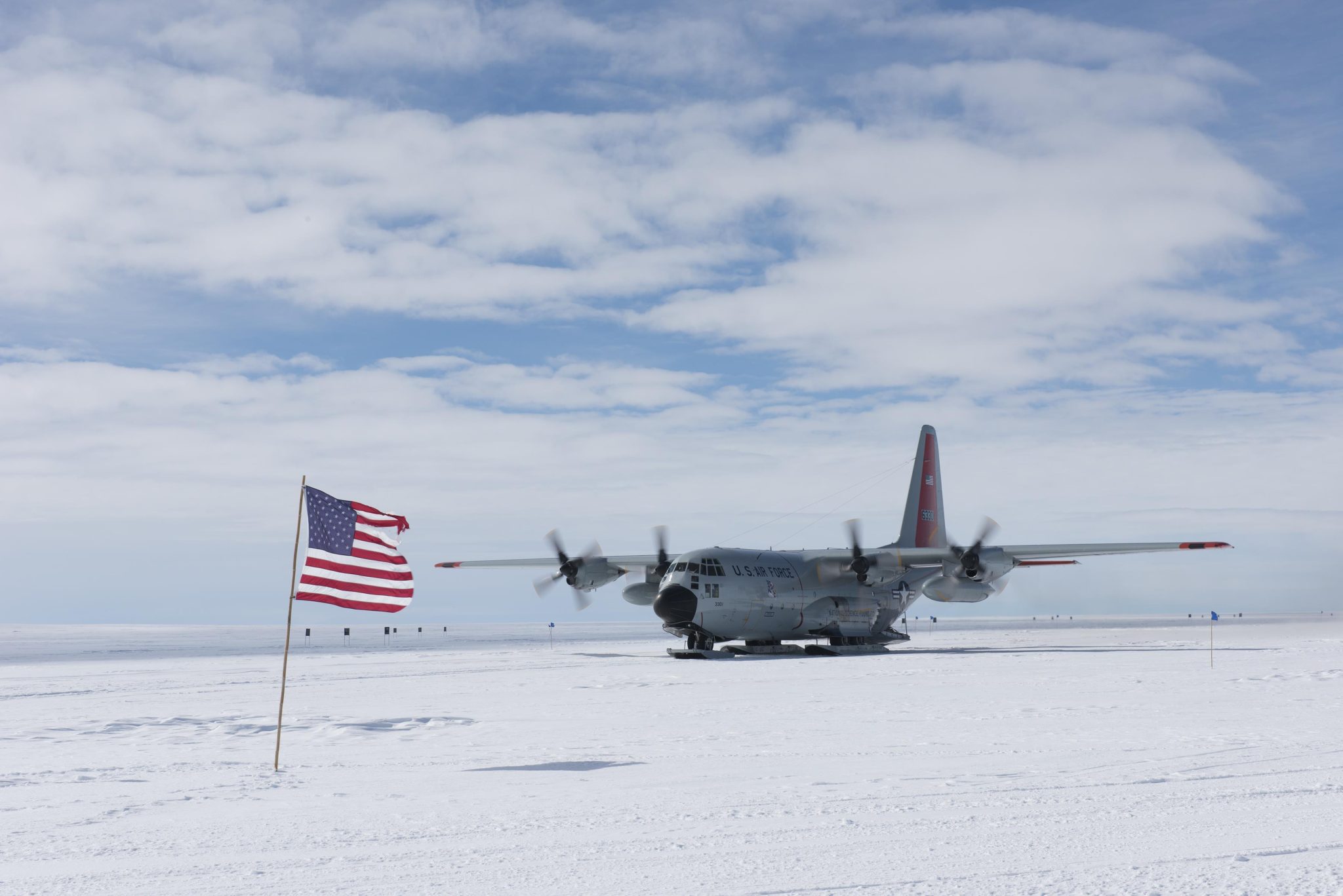 Avión C-130 de la Guardia Nacional Aérea de Nueva York en Groenlandia