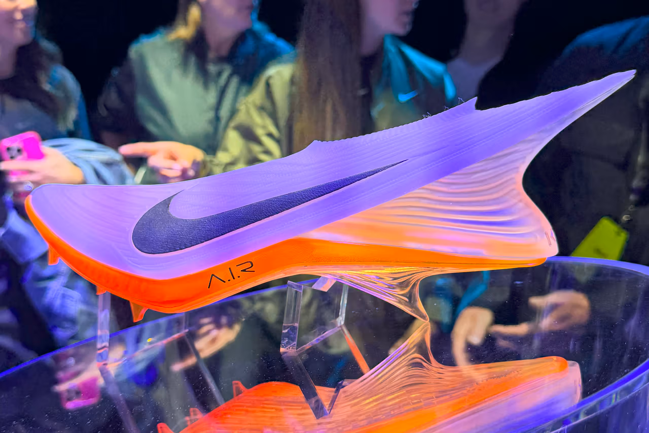Nike ha utilizado la inteligencia artificial para desarrollar una colección de zapatillas A.I.R. para atletas profesionales de cara a los Juegos Olímpicos de París.-3 Nike ha utilizado la inteligencia artificial para desarrollar una colección de zapatillas A.I.R. para atletas profesionales de cara a los Juegos Olímpicos de París.-3