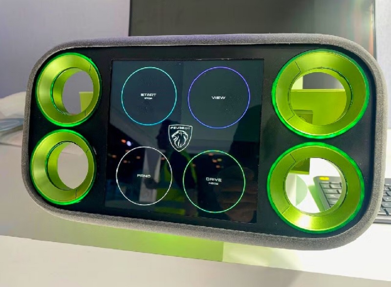 Peugeot está trabajando en Hypersquare, un volante de última generación para coches con paneles táctiles y funciones adicionales.-3 Peugeot está trabajando en Hypersquare, un volante de última generación para coches con paneles táctiles y funciones adicionales.-3