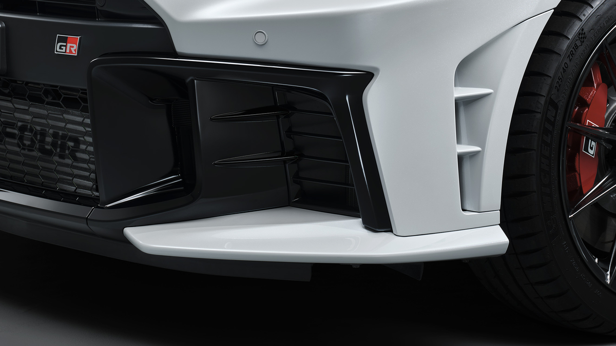 Vista frontal del Toyota GR Yaris Aero Performance