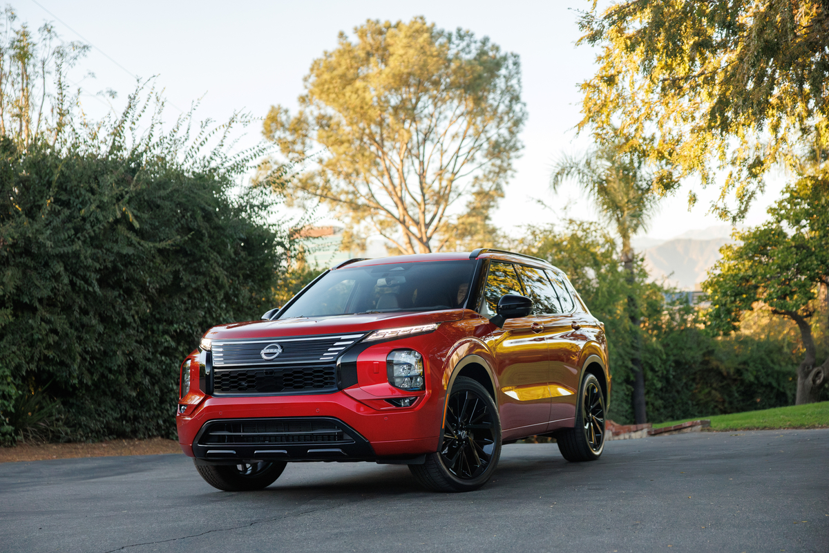 Detalles exteriores del Nissan Rogue PHEV 2026