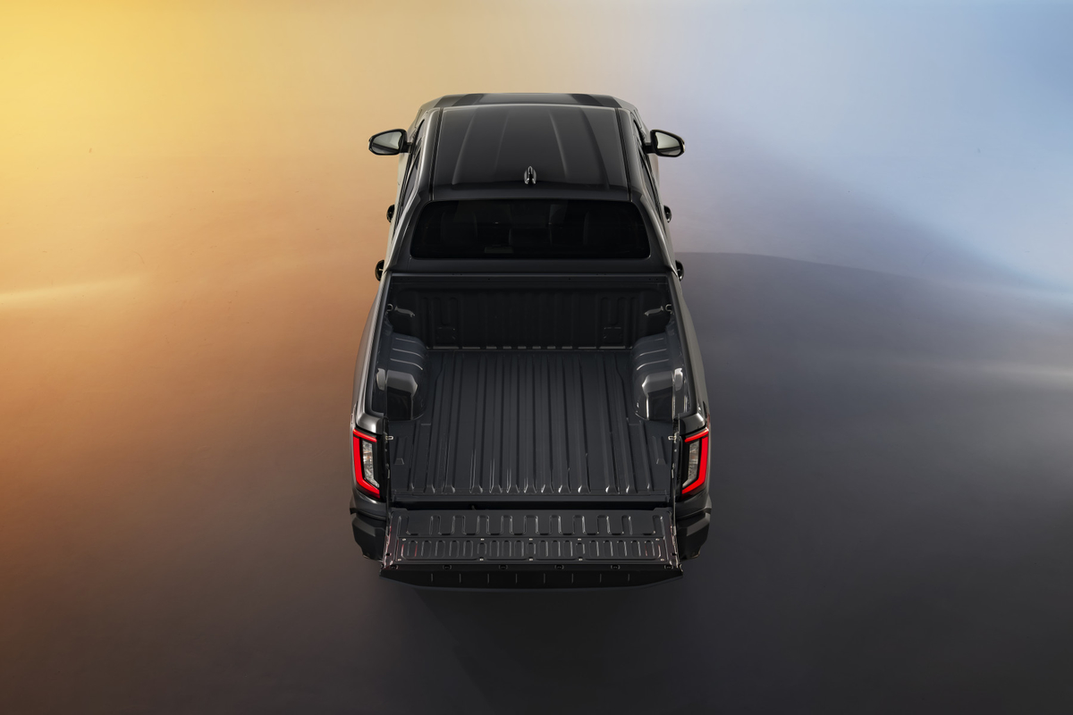 Salón del Toyota Hilux