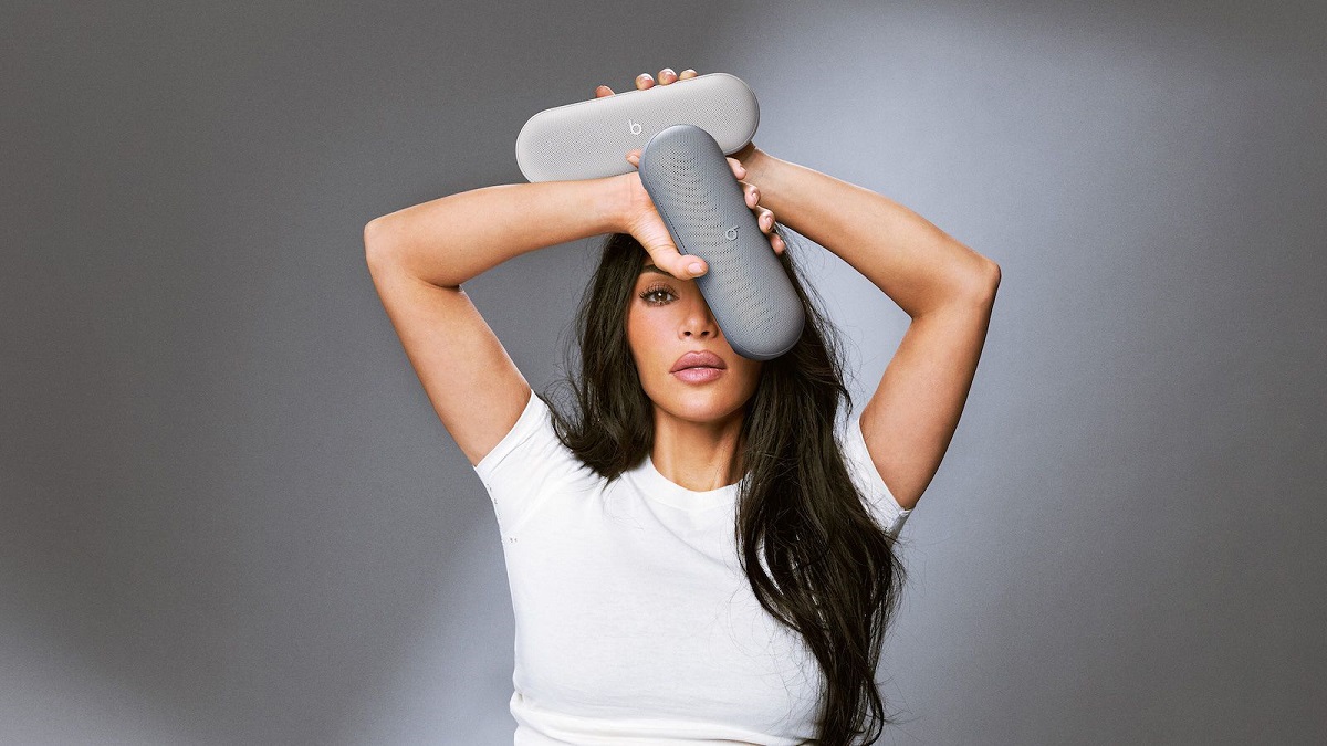 Kim Kardashian y Apple han presentado el altavoz inalámbrico Beats Pill en dos nuevos colores Kim Kardashian y Apple han presentado el altavoz inalámbrico Beats Pill en dos nuevos colores