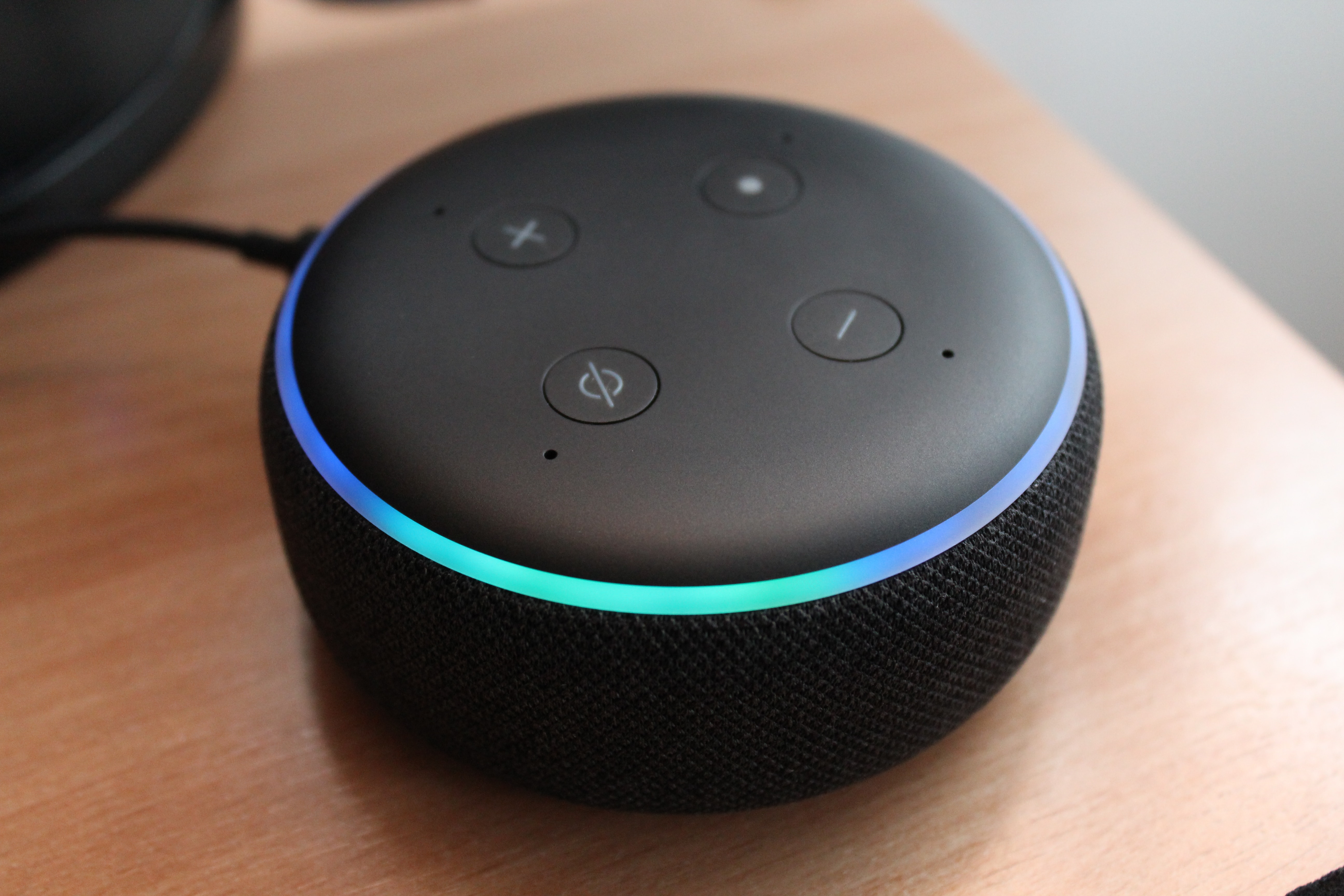 Amazon ha confirmado que las grabaciones de voz de Alexa se utilizan para entrenar la IA Amazon ha confirmado que las grabaciones de voz de Alexa se utilizan para entrenar la IA