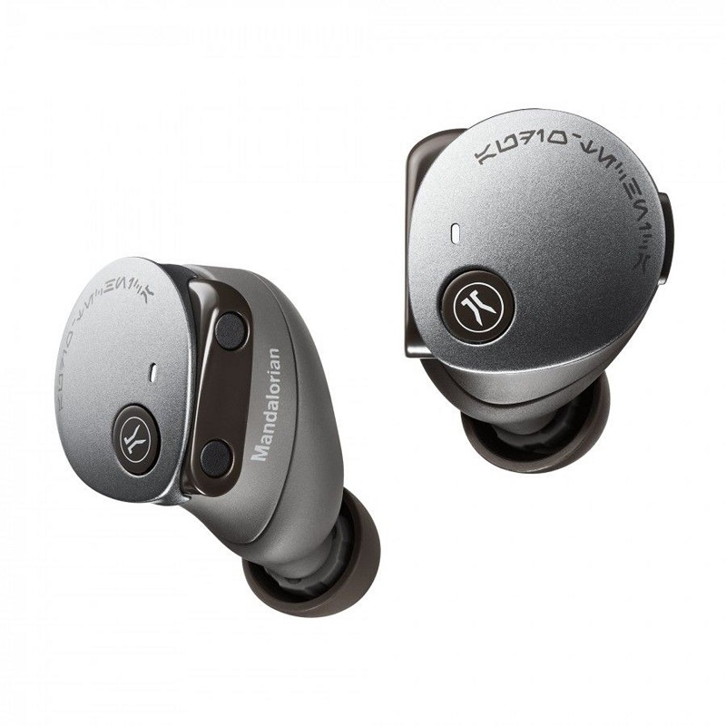 Auriculares 'Mandalorians' con accesorios plateados Auriculares 'Mandalorians' con accesorios plateados