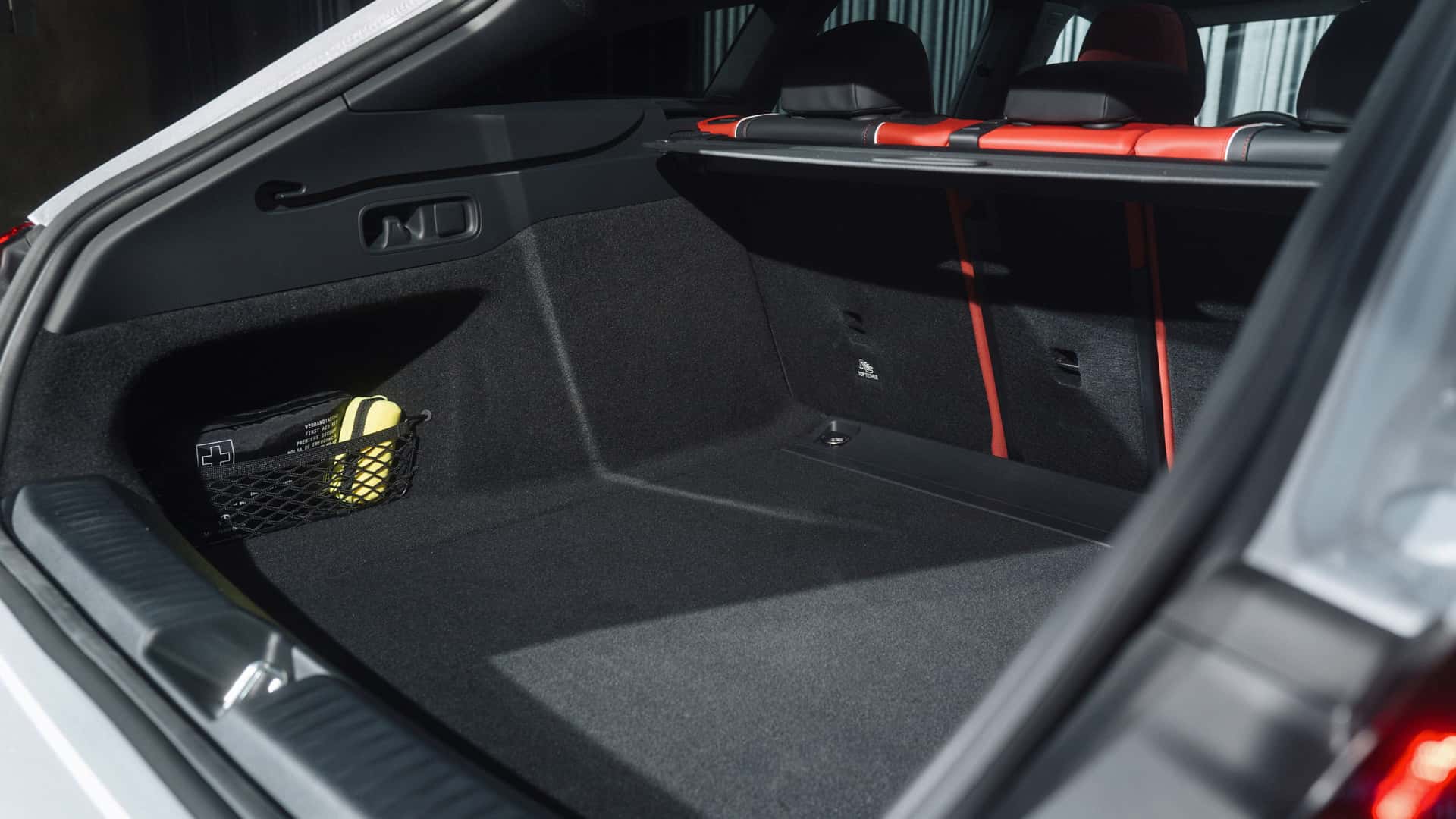 Panel frontal del Mercedes-Benz CLA Shooting Brake 2025 Panel frontal del Mercedes-Benz CLA Shooting Brake 2025