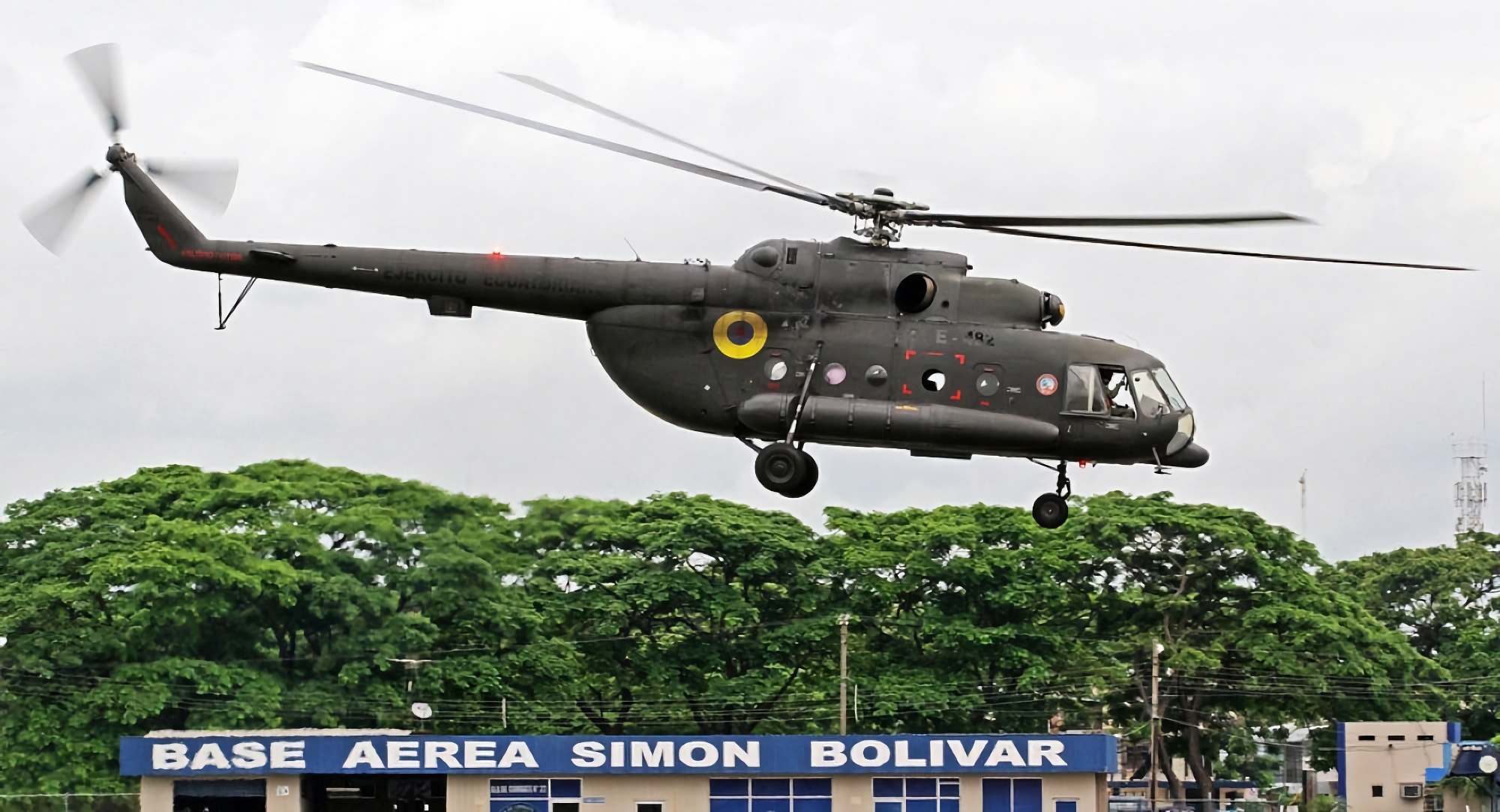 Fuente: Ecuador transferirá helicópteros Mi-17 a Ucrania y a cambio recibirá helicópteros UH-60 Black Hawk de EE.UU. Fuente: Ecuador transferirá helicópteros Mi-17 a Ucrania y a cambio recibirá helicópteros UH-60 Black Hawk de EE.UU.