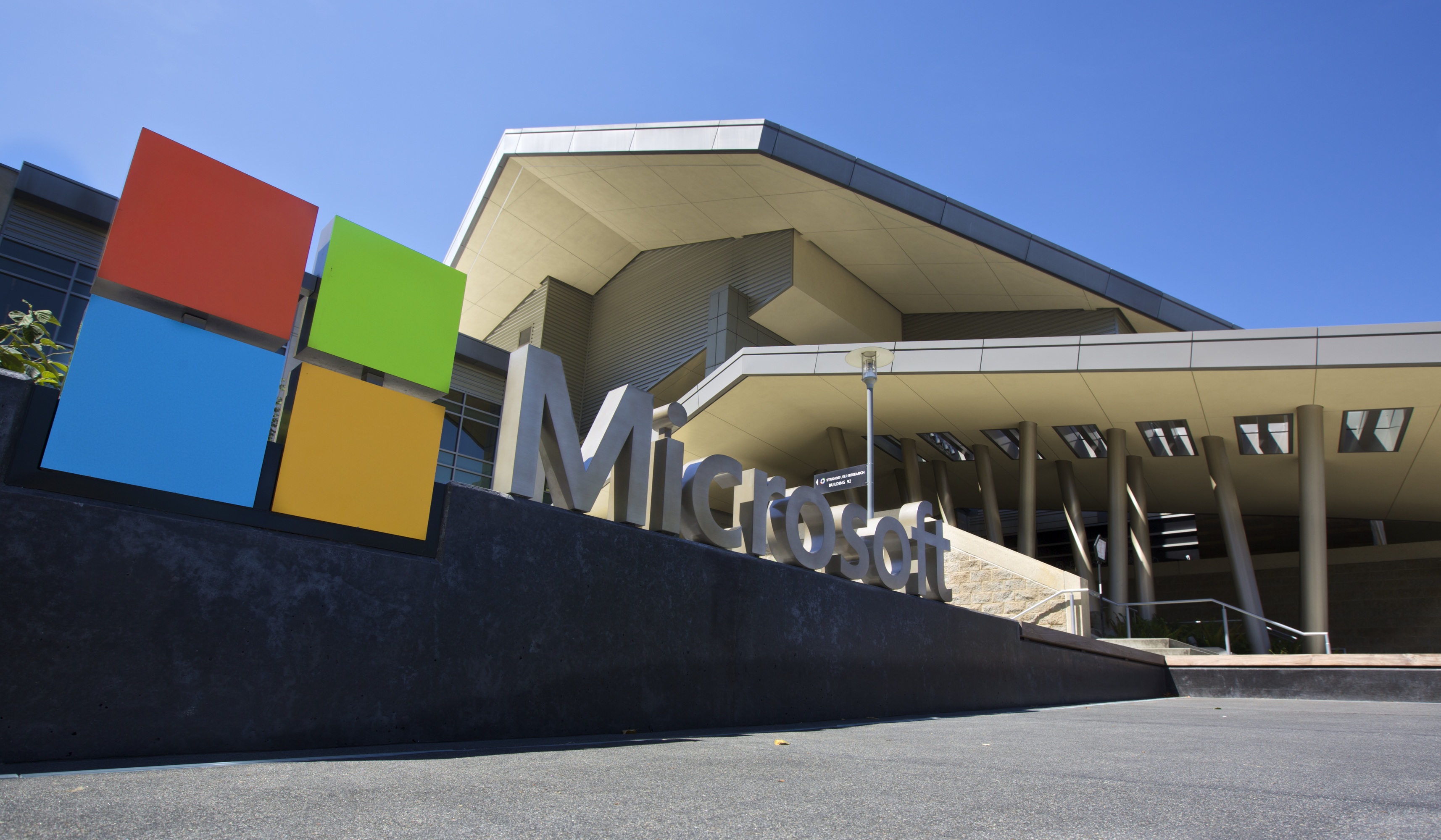 Microsoft invertirá 2.900 millones de dólares en inteligencia artificial y tecnología en la nube en Japón Microsoft invertirá 2.900 millones de dólares en inteligencia artificial y tecnología en la nube en Japón