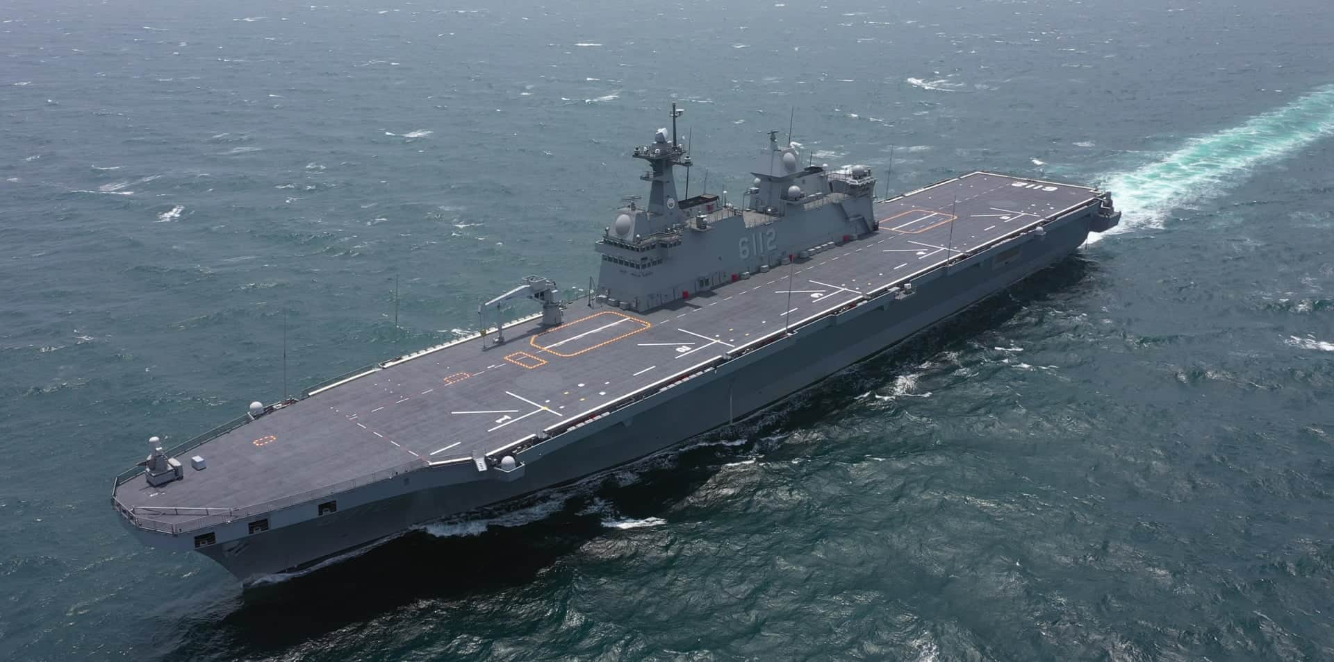 Transportador de helicópteros de Corea del Sur LPH 6112 Marado