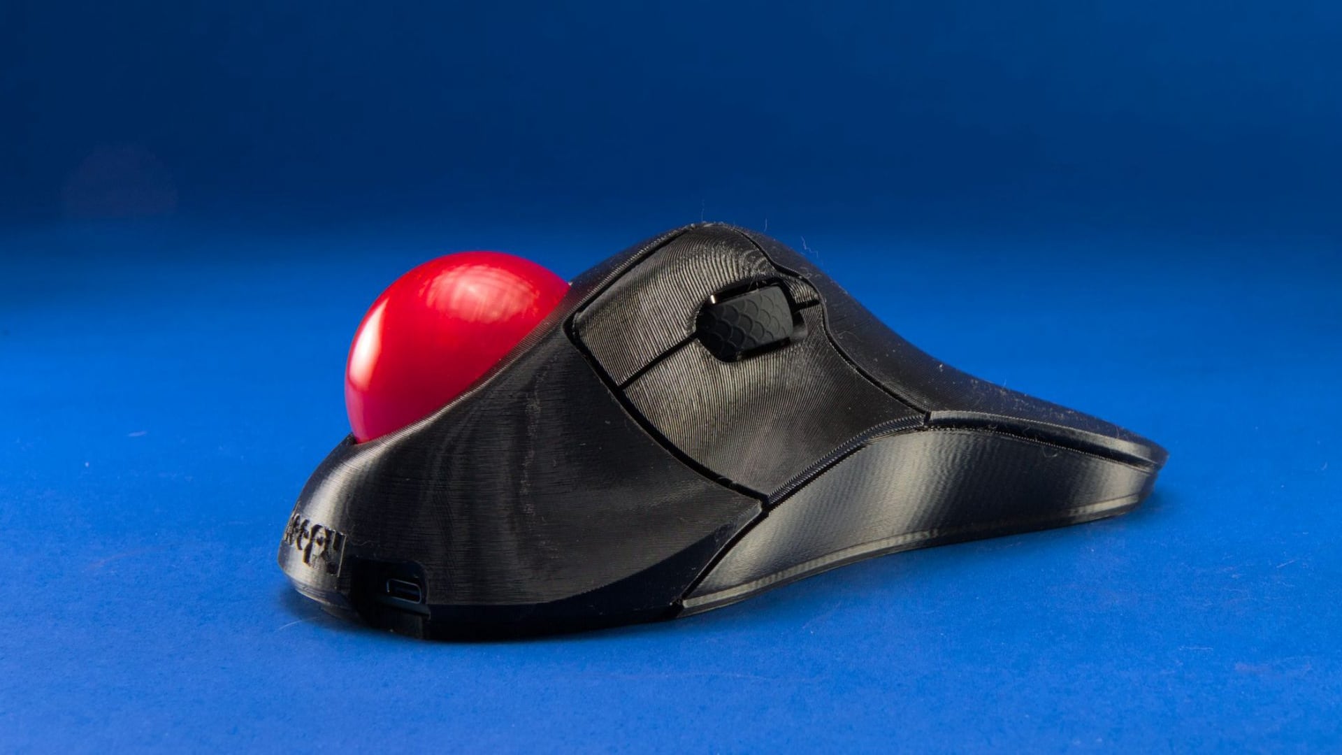 Ploopy Classic 2: un trackball óptico impreso en 3D que puede adquirirse por 145 dólares.-2 Ploopy Classic 2: un trackball óptico impreso en 3D que puede adquirirse por 145 dólares.-2