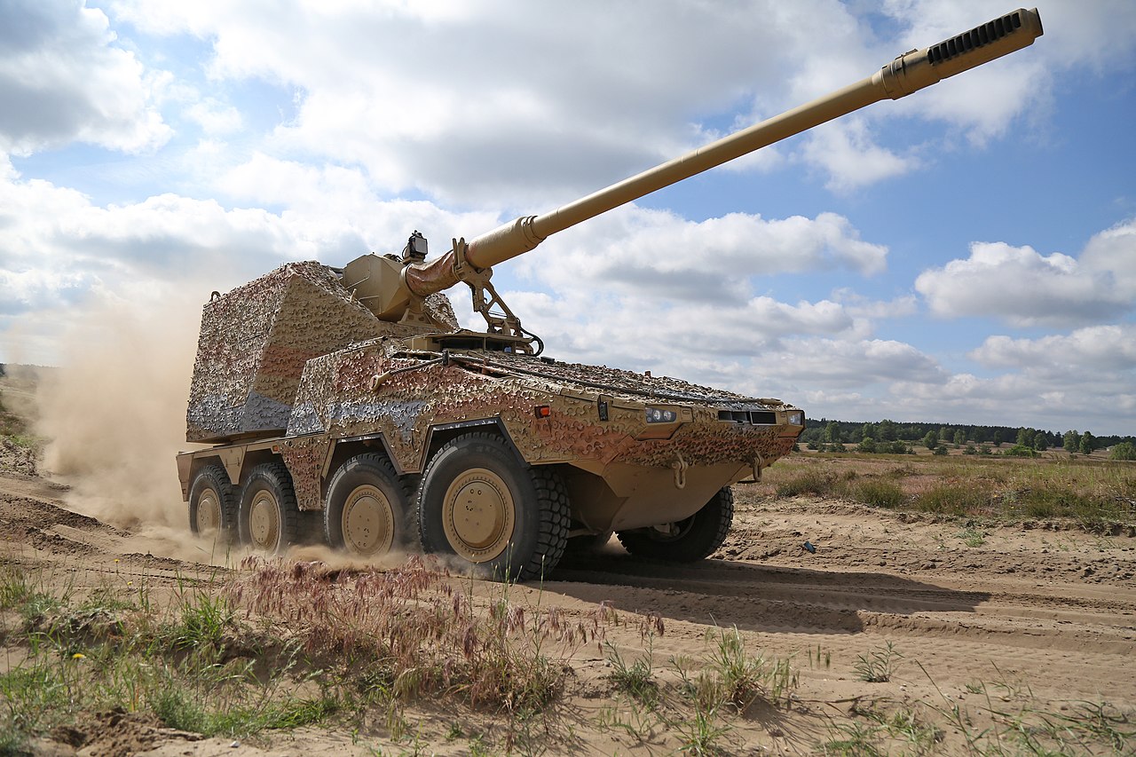 Cañón autopropulsado alemán de 155 mm sobre chasis de vehiculo de combate blindado Boxer