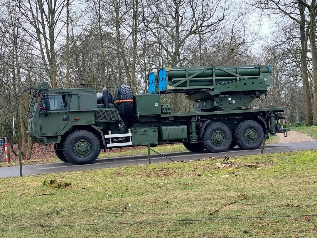 Lanzador MLRS PULS Lanzador MLRS PULS para los Países Bajos