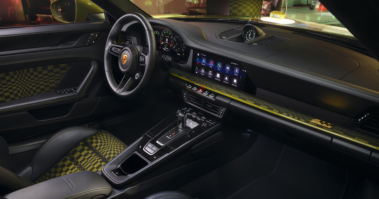 Interior vintage del Porsche 911 Spirit 70