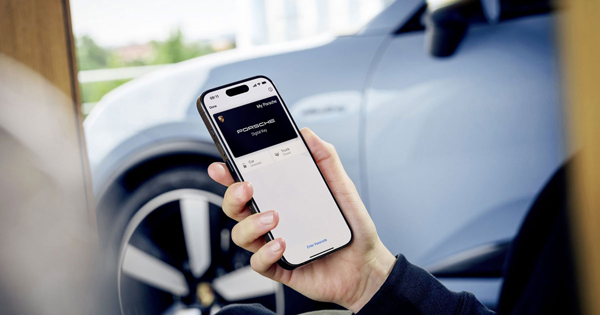 Porsche Digital Key in iPhone Porsche Digital Key in iPhone