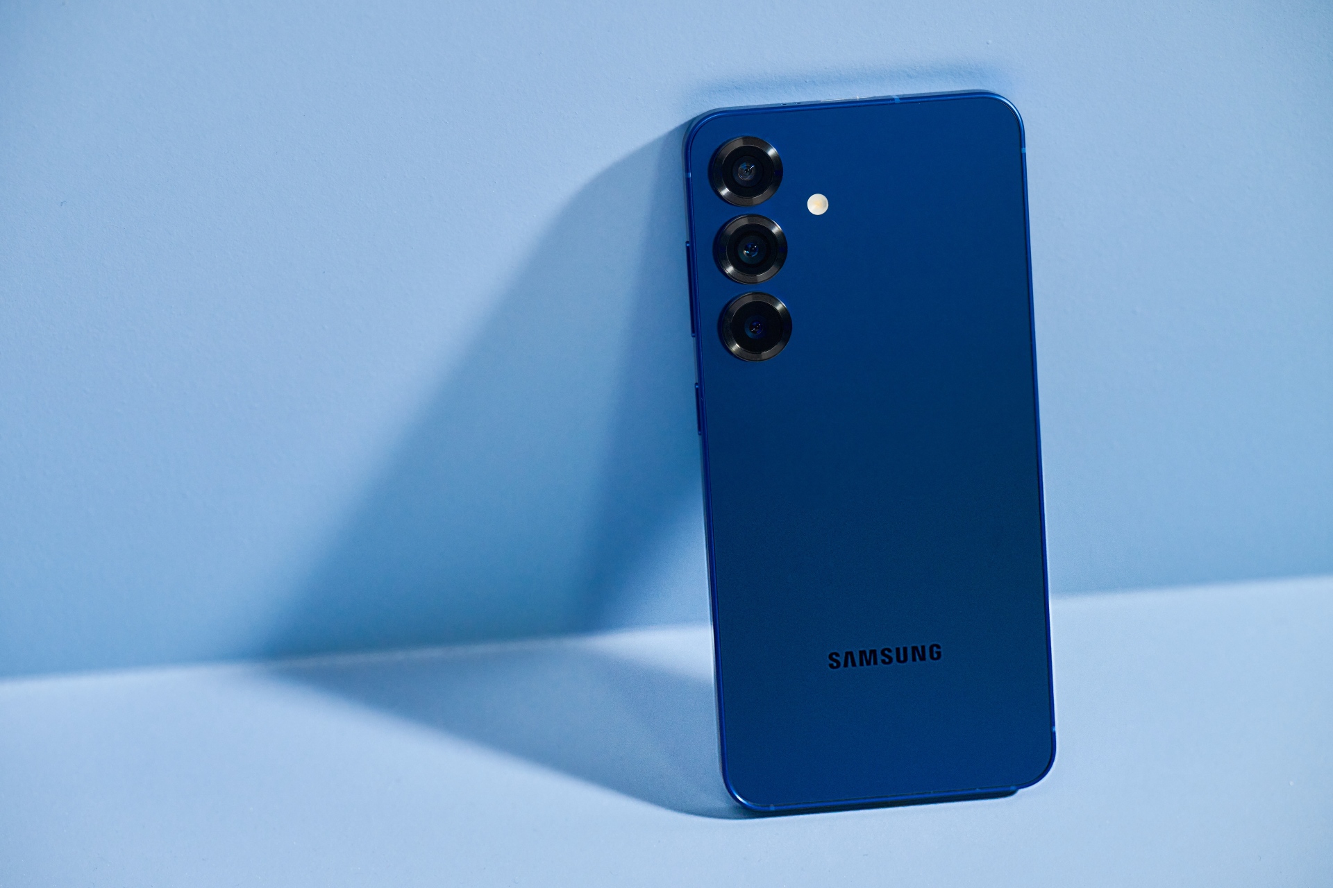 Samsung Galaxy S25+ en color Navy