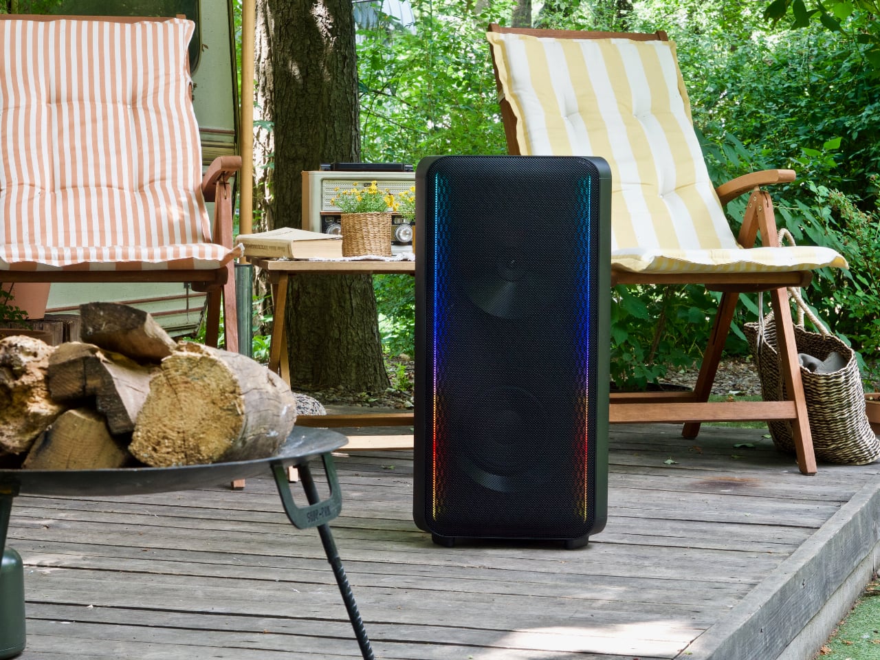 Rey de la atmósfera: análisis de Samsung Sound Tower MX-ST50B altavoz de servicio pesado con batería incorporada y retroiluminación LED-24